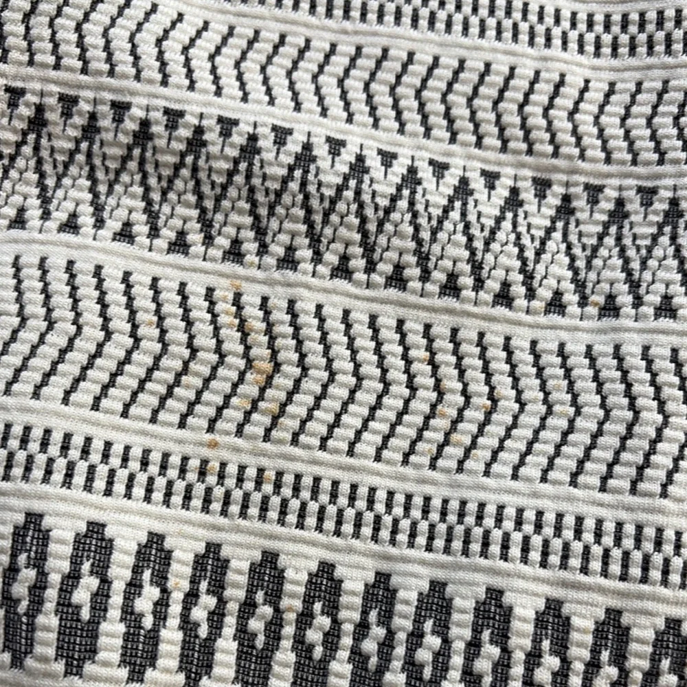 Black and White Patterned Sleeveless Dress by Banana Republic- size 2P - Picture 5 of 6